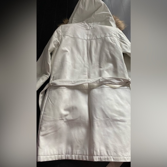White Danier leather coat with rabbit fur inside. - Picture 8 of 9